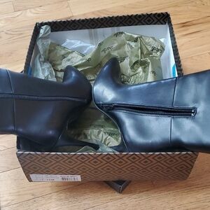 Black Midcalf 4inch Size 10M Boots